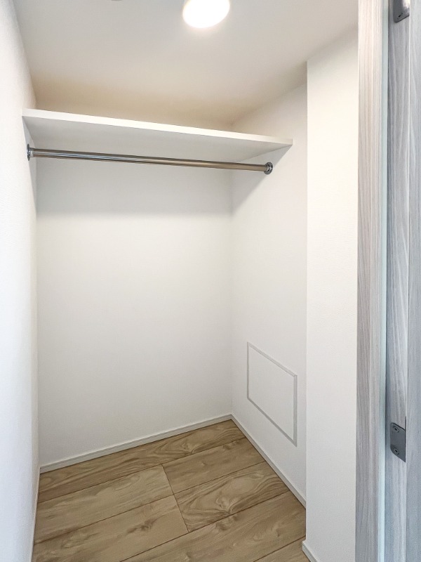 ドゥーエ王子神谷1階 収納