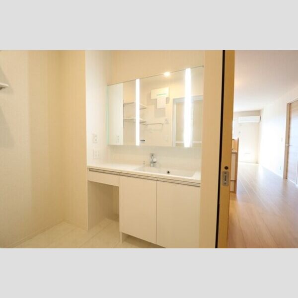 WEST COURT 結 洗髪洗面化粧台