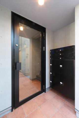 シャトレ生田緑地101号室 宅配ボックスでいつでも受取