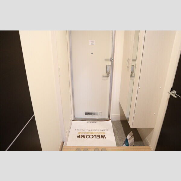 アイピジョン101号室 玄関