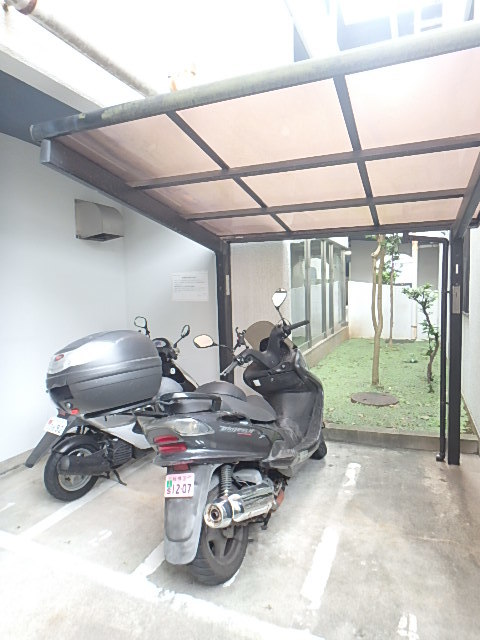 上板橋ダイカンプラザシティⅡ2階 バイク置き場