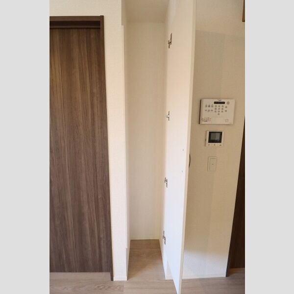 D-comodo関前101号室 物入