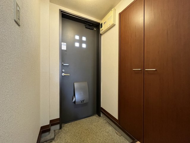コゥジィーコート綱島0301号室 玄関