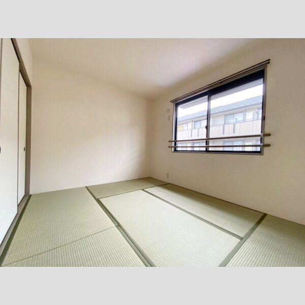 プリムヴェール　弐番館203号室 和室6帖