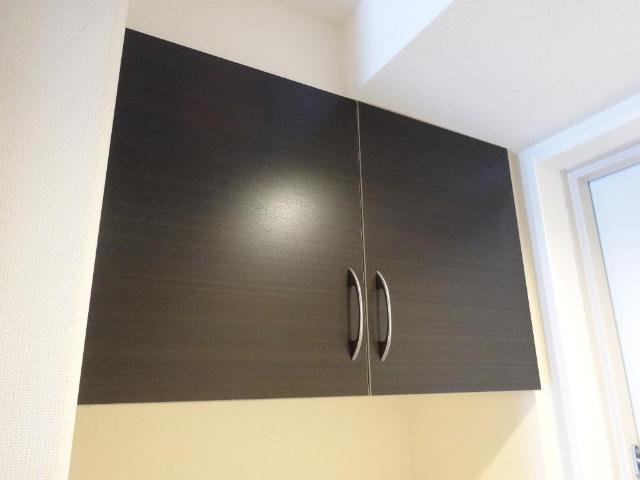 ココ　ナツ 下足箱（上）