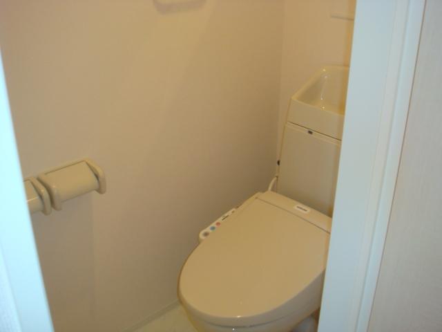 レ・セーナ202号室 シャワー付トイレ