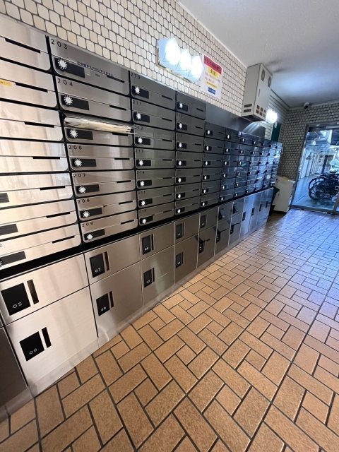 ラ・レジダンス・ド・ラフィネ1階 宅配BOX