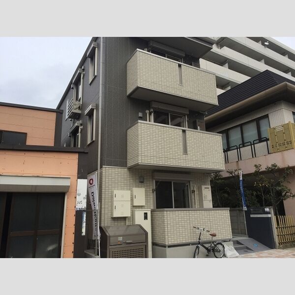 ステラプレイスの外観画像