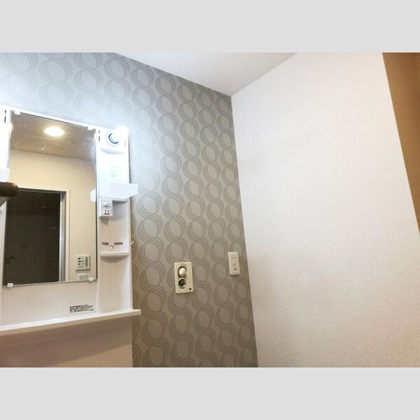 アルエンテ305号室 アクセントクロス(洗面室)