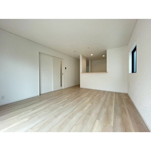 クレイドルガーデン川口市前野宿　第5　3号棟 リビング