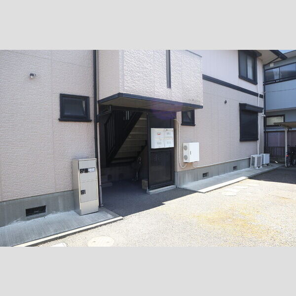 クレセント　B エントランス