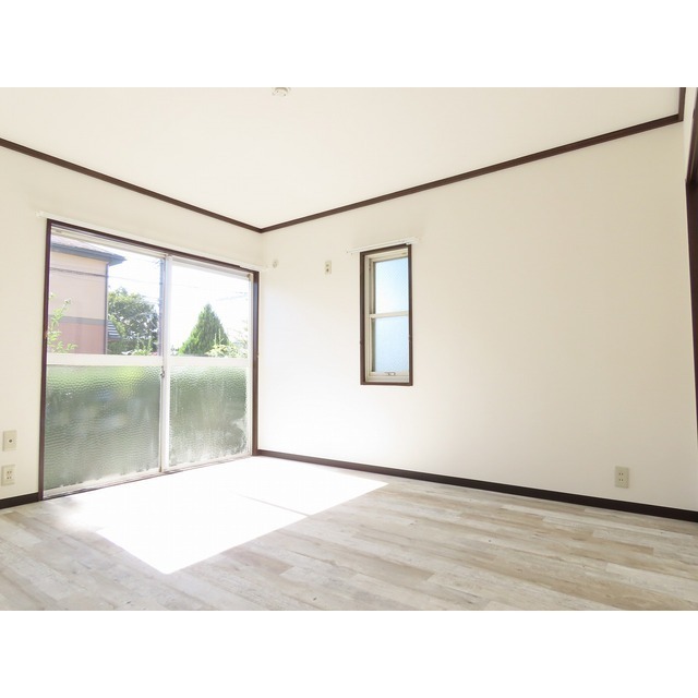 リヴェールシモネＢ 南側洋室1