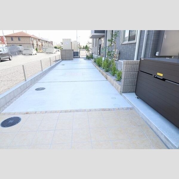 リアルコートE エントランス