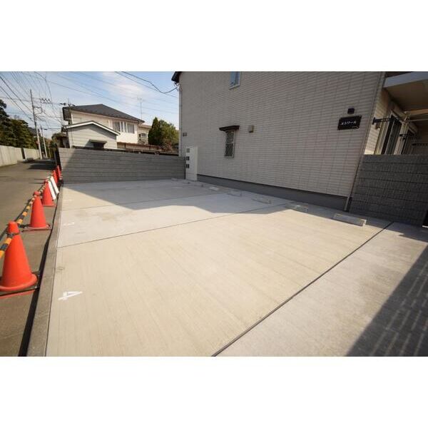 エトワール 駐車場