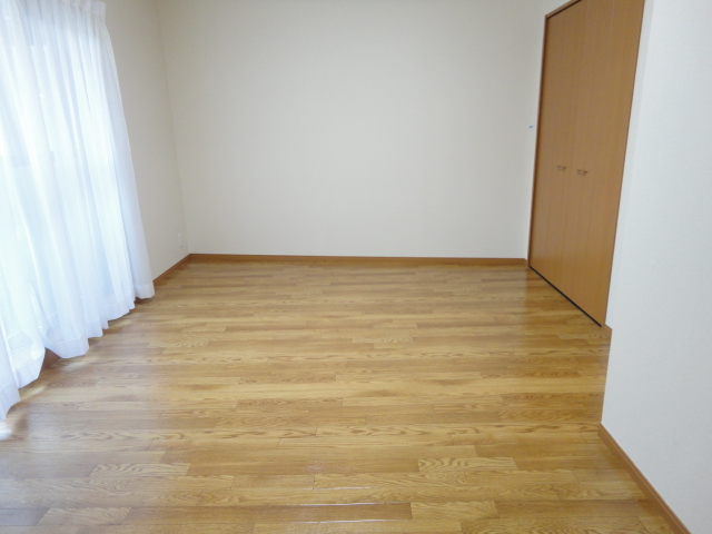 Ｌｅ　ｔｅｍｐｓ　ｈｅｕｒｅｕｘ　”Ｓ（ルタンウルーエス） 洋室