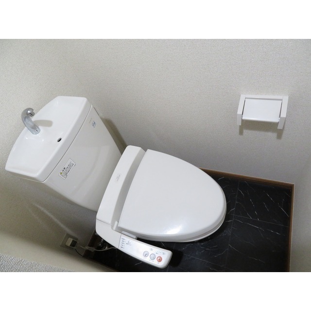 ウィンズ上永谷Ｃ棟0203号室 トイレ