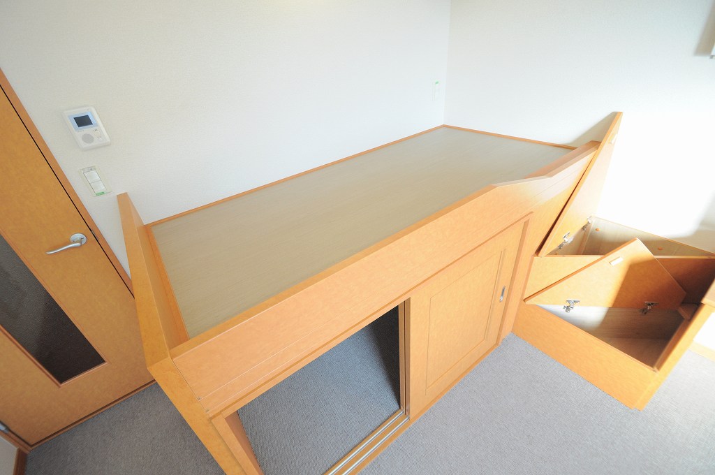 レオパレスナナ206号室 寝室