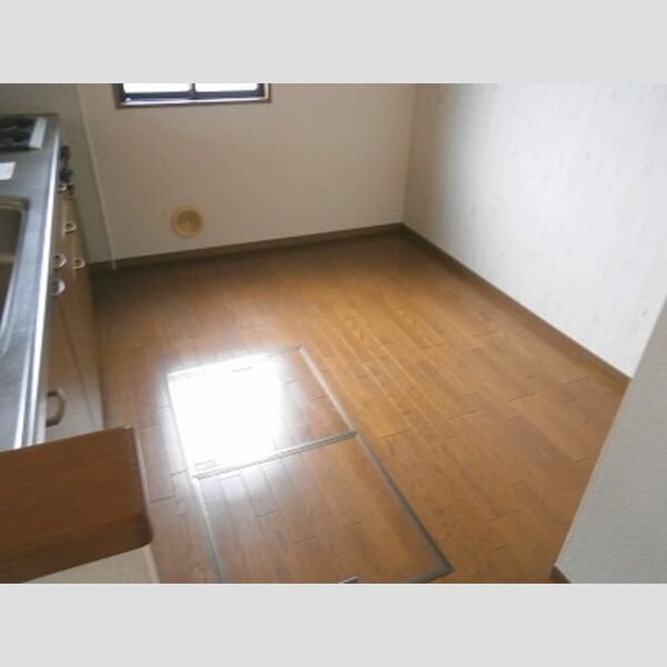 アルファタウン西田原　B102号室 対面キッチン(床下収納)