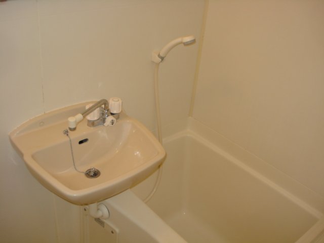 プロニティＲ＆Ｓ バス