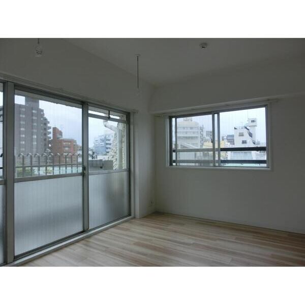 秀和松涛レジデンス リビング