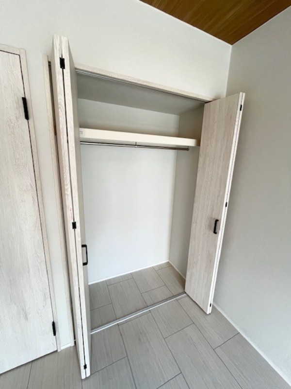 レジディア中目黒Ⅱ5階 収納