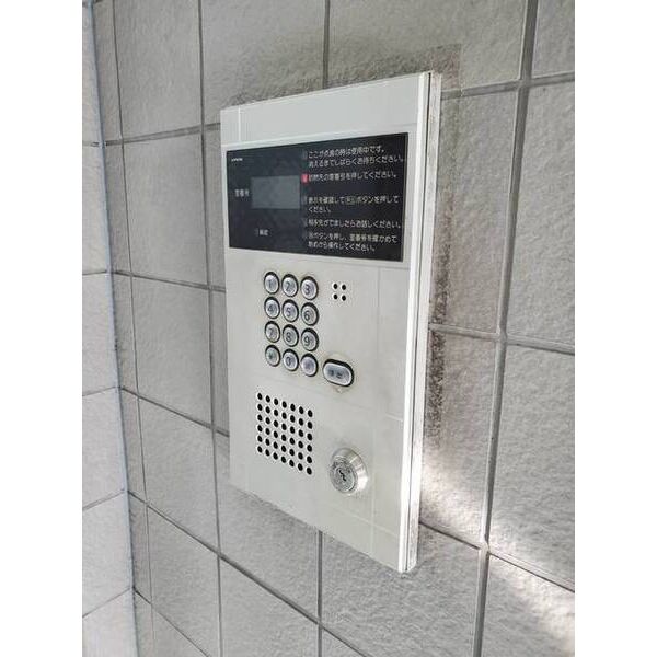 メゾン・ド・ヴィレ松原0203号室 エントランス