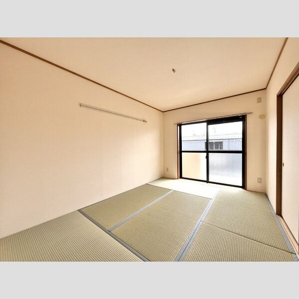 サンルミエール305号室 和室