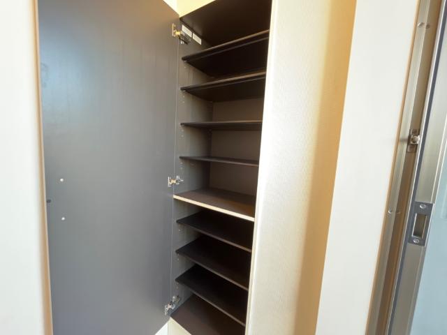 エピカリス epicharis102号室 下駄箱