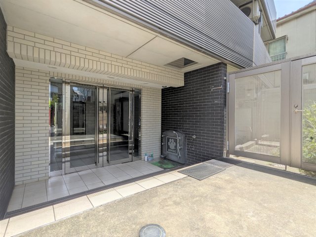 エルスタンザ中野新井302号室 エントランス