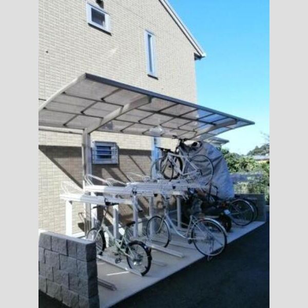 リボーン・　ルーチェ 駐輪場