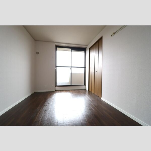 ファーストターフ鎌取　C305号室 洋室