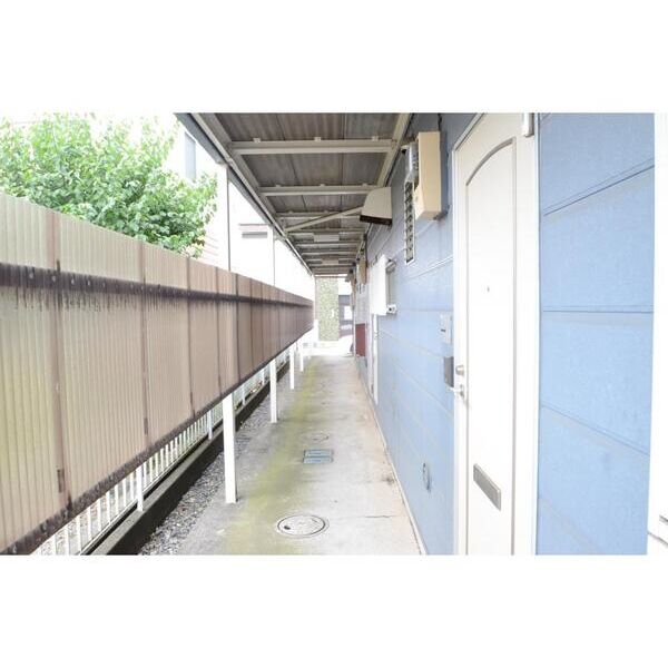 ピースフルイースト エントランス