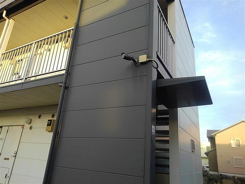 レオパレスタカオ104号室 防犯カメラが入居者様を見守ります。