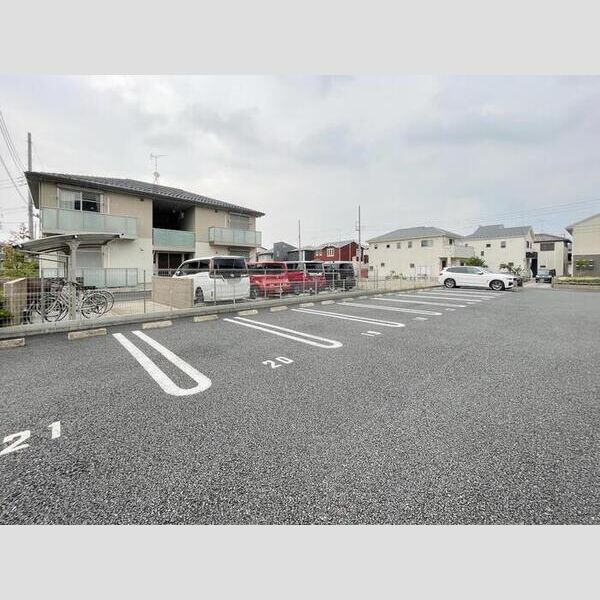 メゾンペール 駐車場