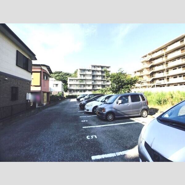 リバーハイツ幕張 駐車場