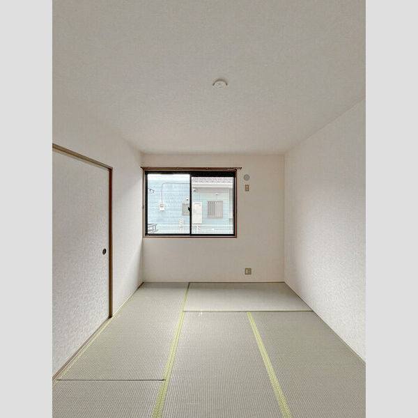 イーストベルヴィ101号室 和室