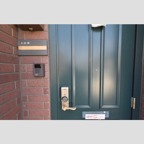 リヴェールα 玄関