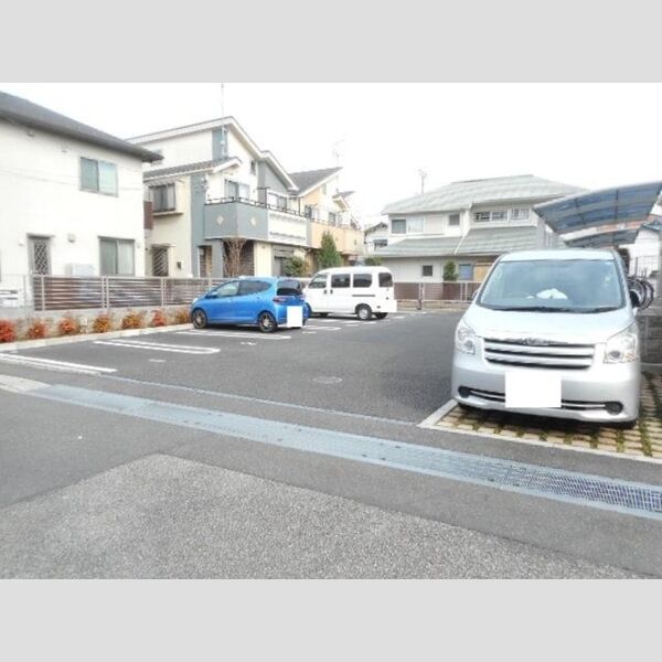 ドミールジュン 駐車場(要空き確認)