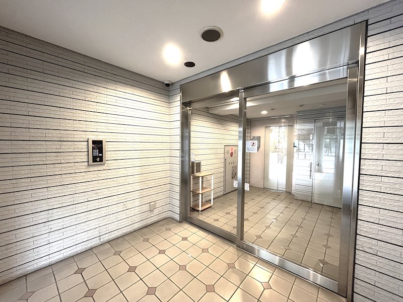 パークノヴァ横浜阪東橋弐番館5階 エントランス