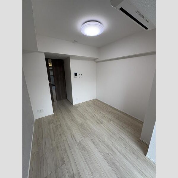 MAXIV横浜吉野町TRE203号室 リビング