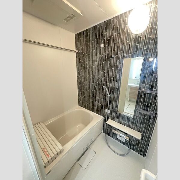 ラペーシュ湘南台102号室 浴室