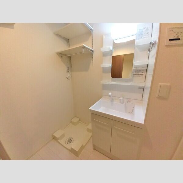 ロイヤルヒル越谷 洗髪洗面化粧台