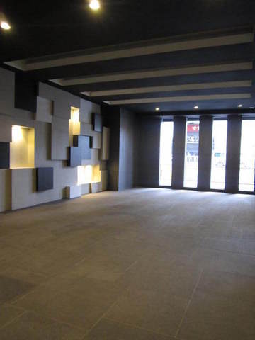 グランド・ガーラ桜木町駅前7階 スタイリッシュなエントランス