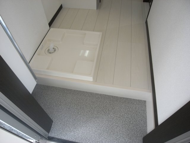 ベイルーム生麦101号室 玄関