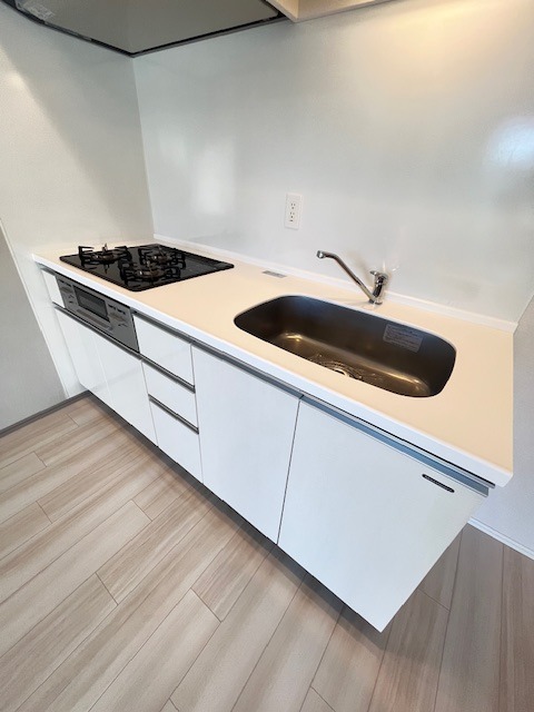 ＯＮＥ ＲＯＯＦ ＲＥＳＩＤＥＮＣＥ ＡＳＡＫＵＳＡＢＡＳＨＩ9階 キッチン