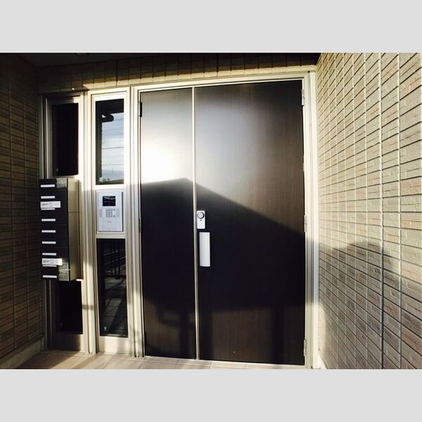 グレイス若草302号室 オートロック、集合ポスト