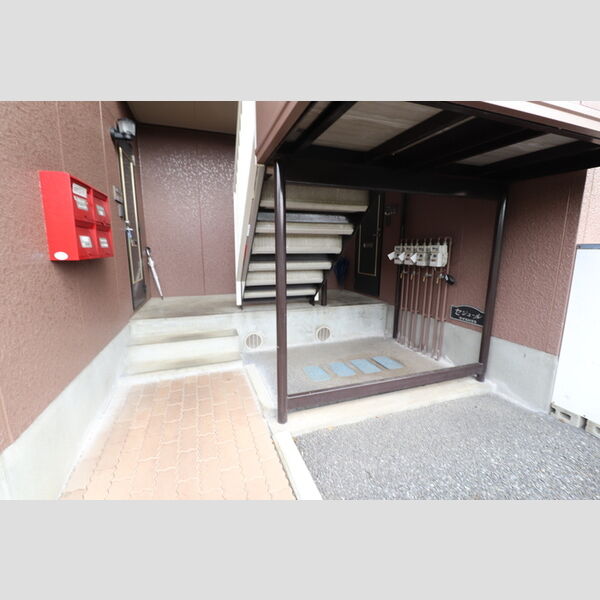 農住メゾンジュネス　B エントランス