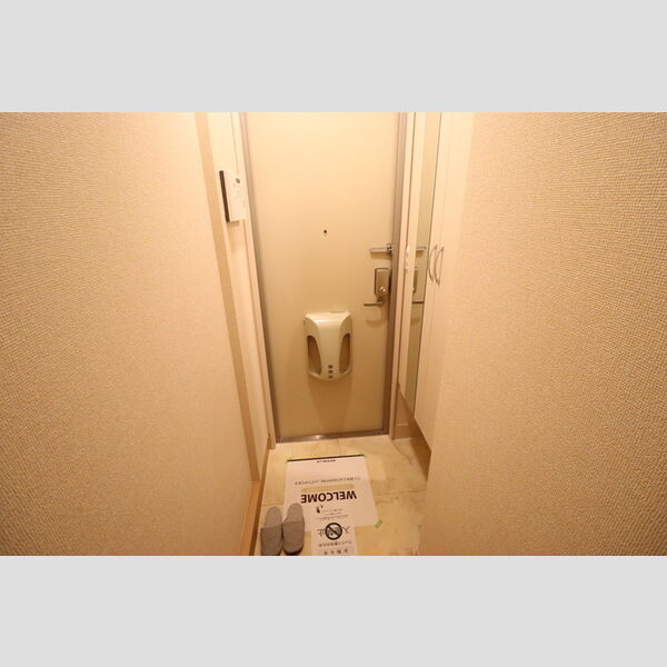 ピーノフォーリア　弐番館201号室 玄関