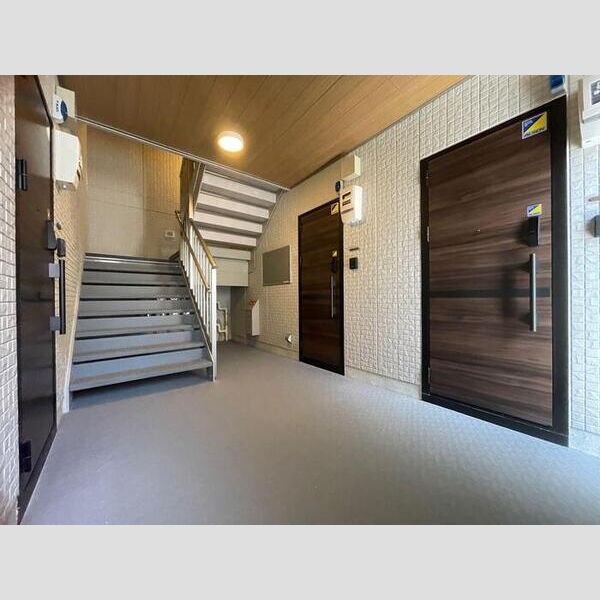 アヴァンス青井 共用廊下