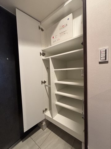 ルジェンテ藤沢　５０２ 収納